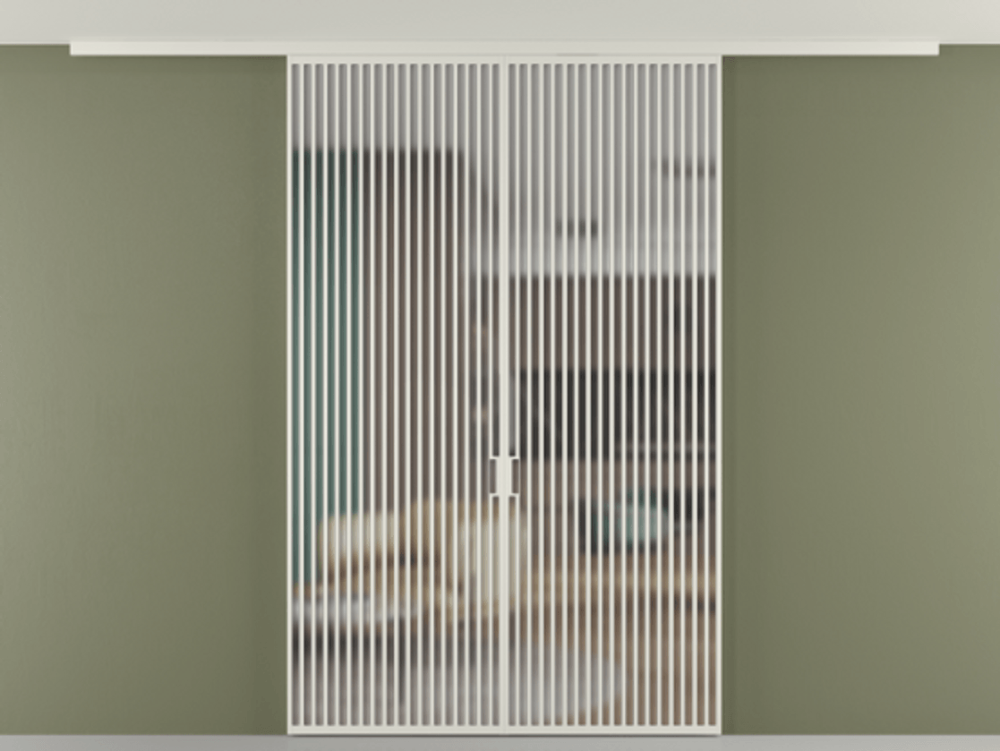 Перегородка Formato вдоль стены на потолок двустворчатая АЛПР 040.06 Алюминий Белый Сатинированное стекло "Matelux Crystal Vision", калёное, матовое, каленое 6 мм Цена 89352480 so'm | Volhovec