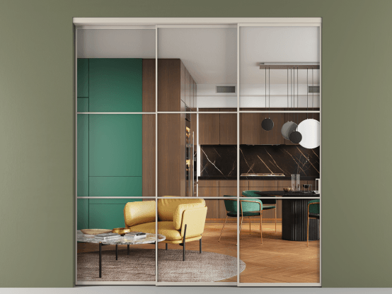 Алюминевая перегородка АЛПР 040.03_АСБЖ_Crystalvision_new. Цвет Алюминий светло-бежевый. Материал Алюминий в эмали. Коллекция Перегородка Formato внутри проёма 3 створки с синхронным механизмом. Картинка.