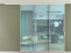 Перегородка Formato вдоль стены на потолок 3 створки с синхронным механизмом